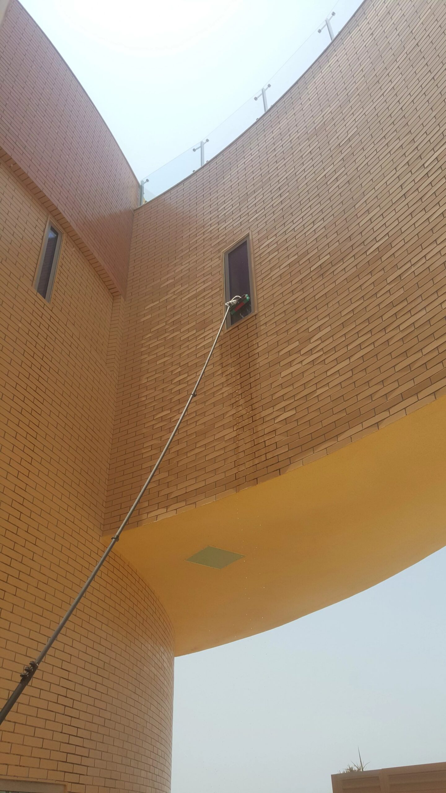 Window Cleaning: Tips and Tricks